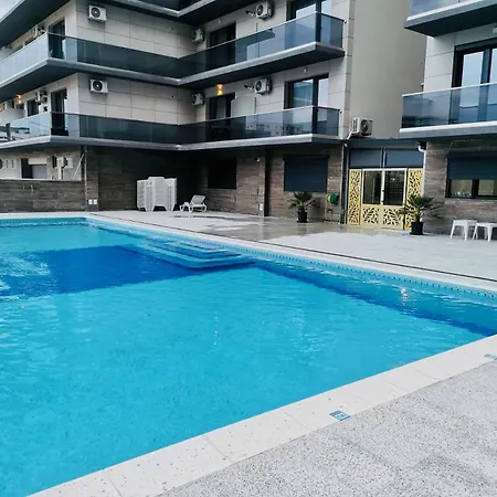 304 B1 Almar Luxury Residence-renting & Free Pool Apartmán *