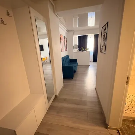 304 B1 Almar Luxury Residence-renting & Free Pool Apartment