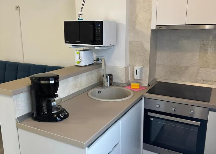 304 B1 Almar Luxury Residence-renting & Free Pool Apartmán